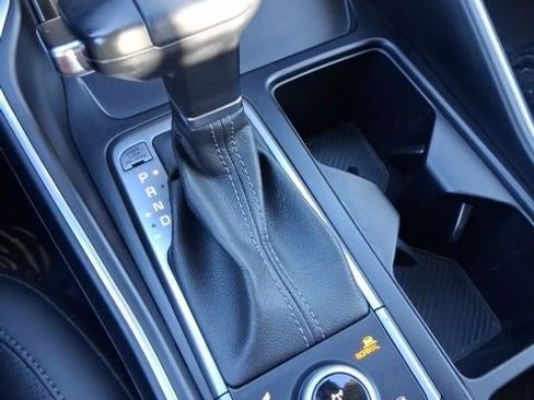 Used 2024 Kia Sorento S image 30