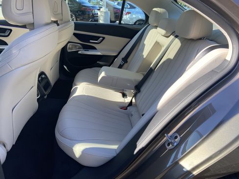 New 2026 Mercedes-Benz E 450 4MATIC Sedan image 37