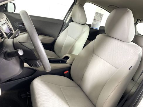 Used 2022 Honda HR-V LX image 16