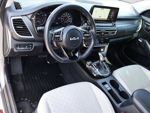 Used 2022 Kia Seltos SX AWD/4WD image 9