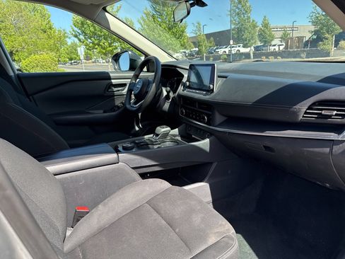 Used 2024 Nissan Rogue S AWD/4WD image 19