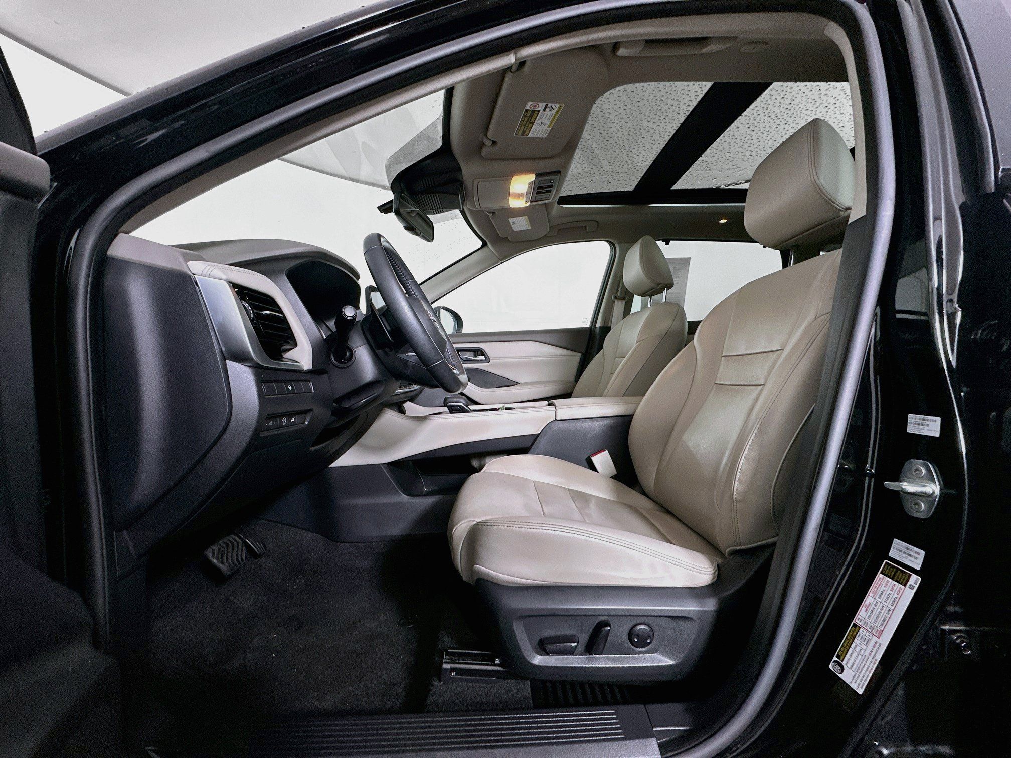 Used 2023 Nissan Rogue SL w/ SL Premium Package FWD image 13