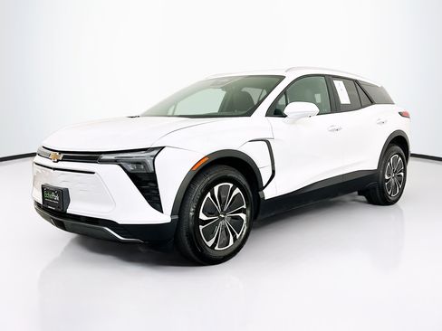 Used 2024 Chevrolet Blazer EV LT AWD/4WD image 3