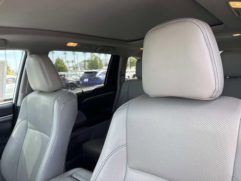 Used 2018 Toyota Highlander Limited Platinum w/ Carpet Mat Package (TMS) image 22