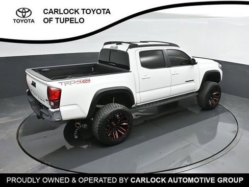 Used 2018 Toyota Tacoma TRD Off-Road AWD/4WD image 49