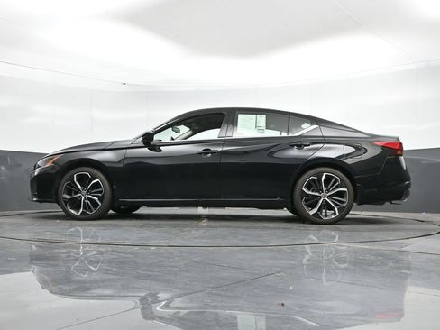 Used 2025 Nissan Altima 2.5 SR w/ SR Premium Package FWD image 45