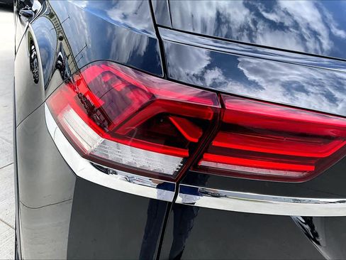 Used 2023 Volkswagen Atlas Cross Sport SEL Premium R-Line AWD/4WD image 44