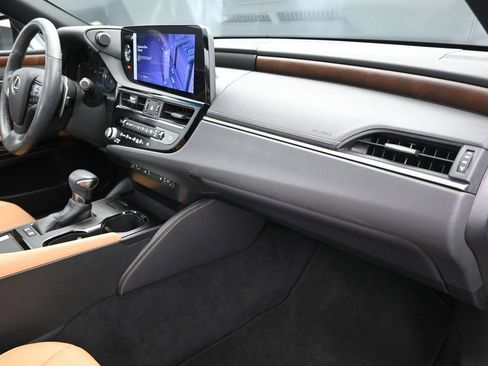 Certified 2023 Lexus ES 300h w/ Premium Package FWD image 24