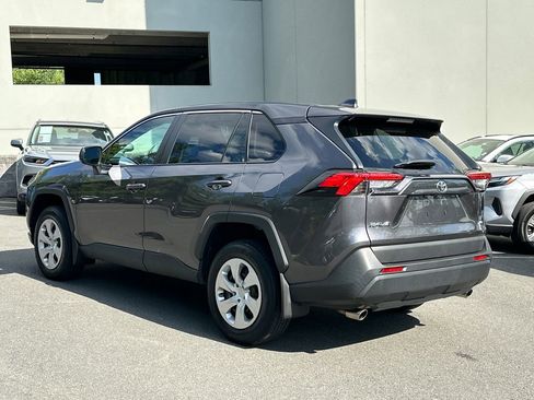 Used 2022 Toyota RAV4 LE AWD/4WD image 3