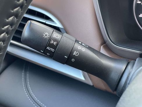 Used 2022 Subaru Outback Touring XT image 12