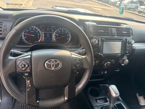 Used 2019 Toyota 4Runner TRD Off-Road AWD/4WD image 8
