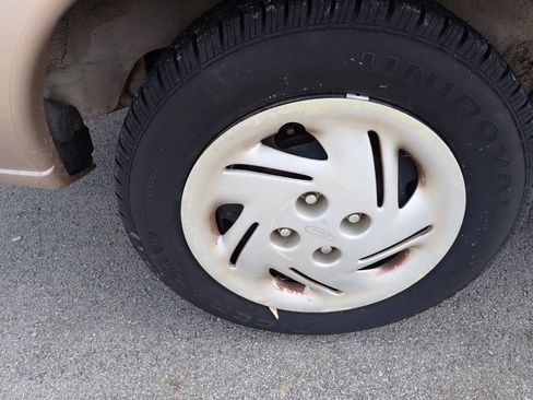 Used 1997 Ford Escort LX image 14