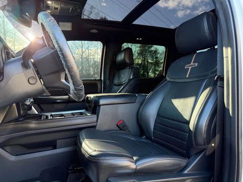 Used 2024 Ford F250 Platinum image 18