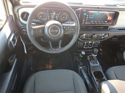 Used 2024 Jeep Gladiator Sport image 9