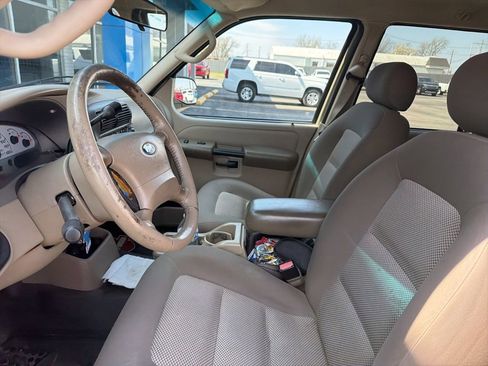 Used 2005 Ford Explorer Sport Trac XLT image 10