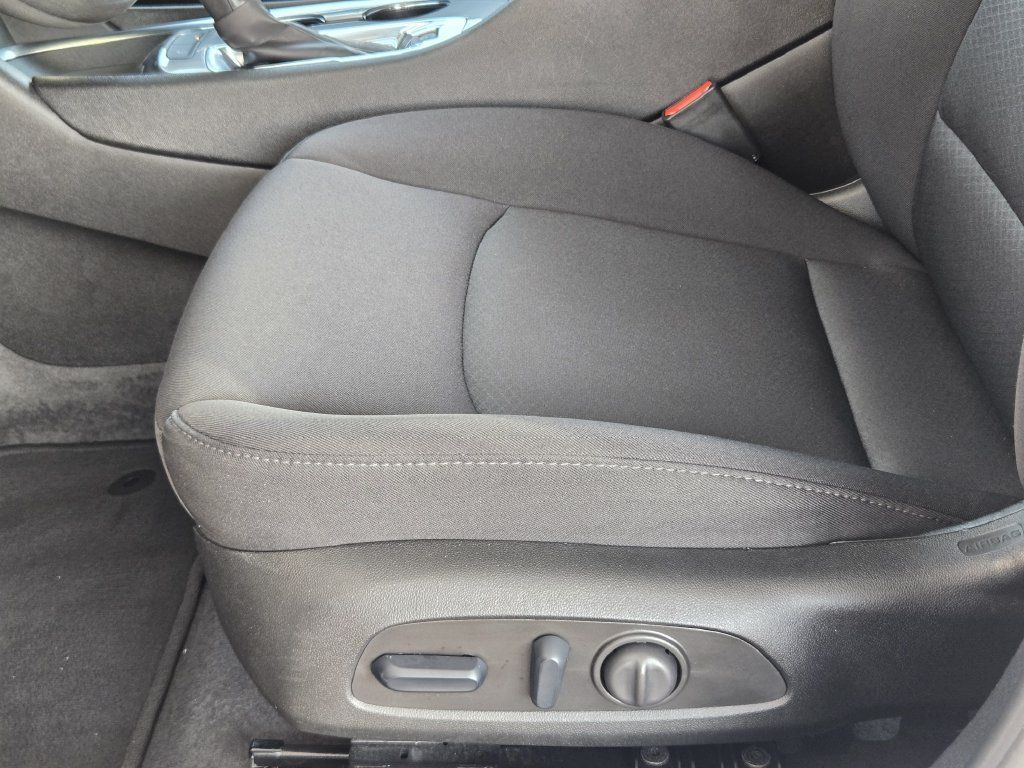 Used 2024 Chevrolet Malibu LT FWD image 25