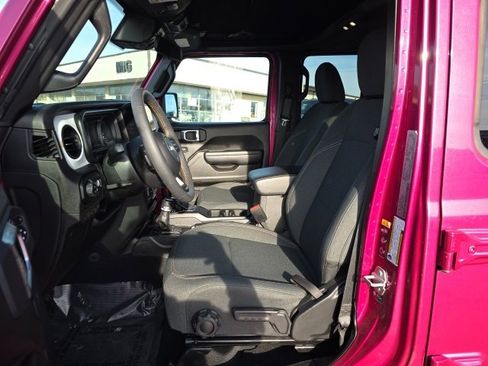 Used 2024 Jeep Gladiator Sport image 14