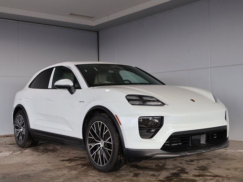 Used 2025 Porsche Macan 4S Electric image 10