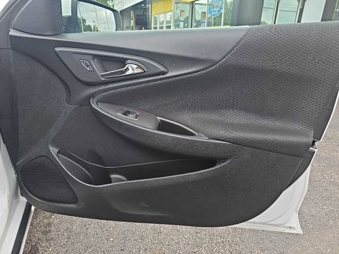 Used 2017 Chevrolet Malibu LT image 53