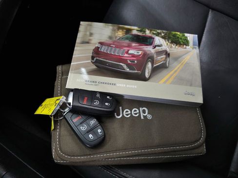 Used 2017 Jeep Grand Cherokee Limited AWD/4WD image 33