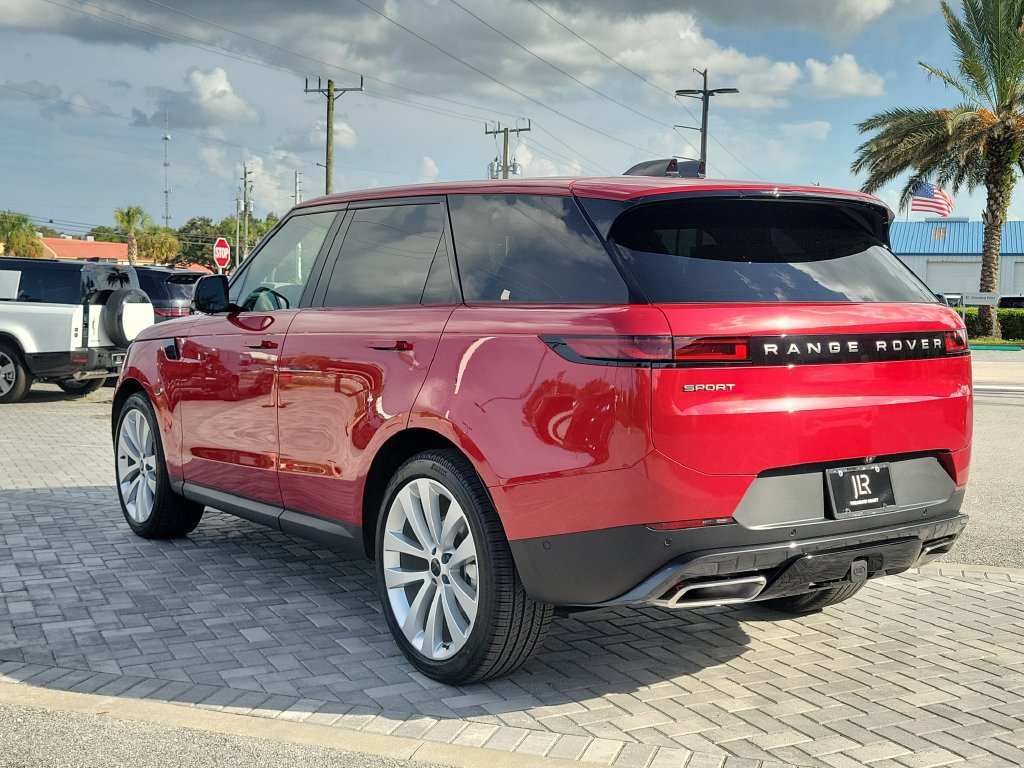 New 2027 Land Rover Range Rover Sport SE AWD/4WD image 3