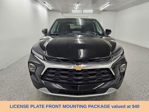 Used 2026 Chevrolet Blazer LT FWD image 2