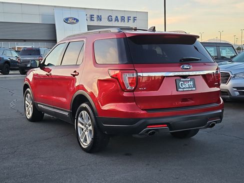 Used 2018 Ford Explorer XLT AWD/4WD image 8