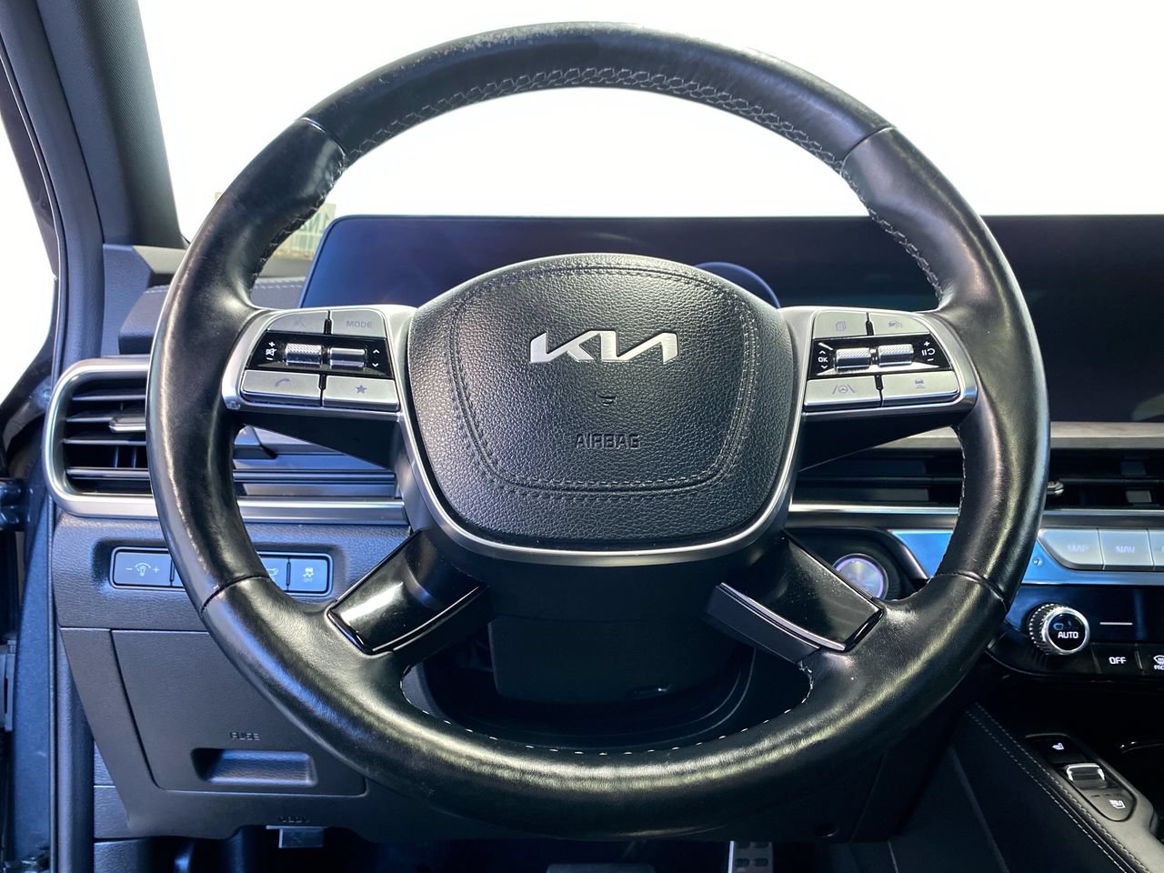 Certified 2024 Kia Telluride SX X-Line AWD/4WD image 22