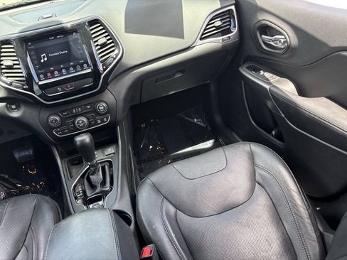 Used 2020 Jeep Cherokee Limited FWD image 10
