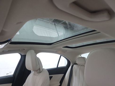 Used 2024 Mercedes-Benz E 350 4MATIC Sedan image 16