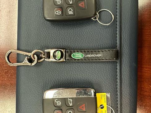 Used 2019 Land Rover Discovery Sport HSE AWD/4WD image 27