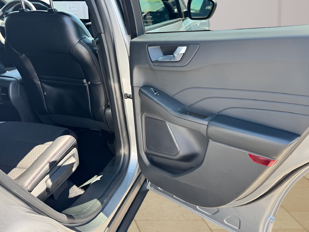 Used 2024 Ford Escape ST-Line w/ Tech Pack #1 FWD image 10