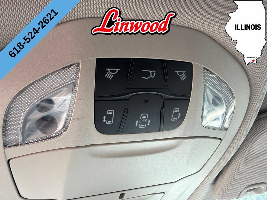 Used 2020 Chrysler Pacifica Touring-L Plus w/ Advanced Safetytec Group FWD image 29