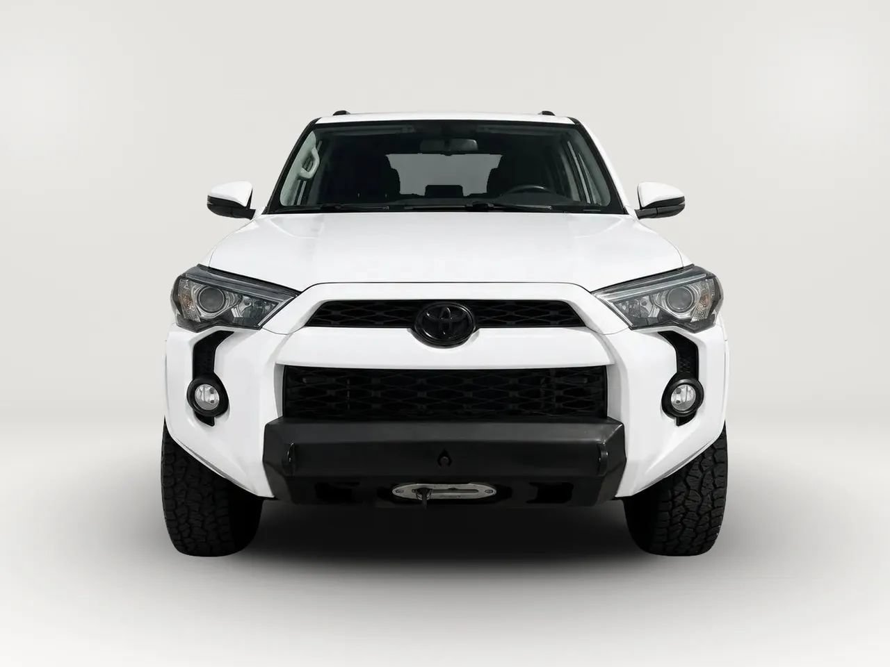 Used 2018 Toyota 4Runner SR5 AWD/4WD image 2