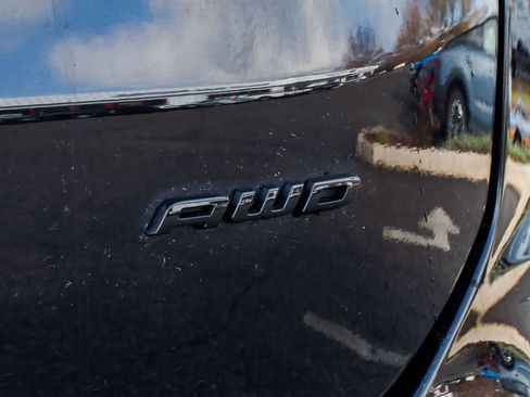 Used 2022 Ford Edge SE w/ Black Appearance Package image 11