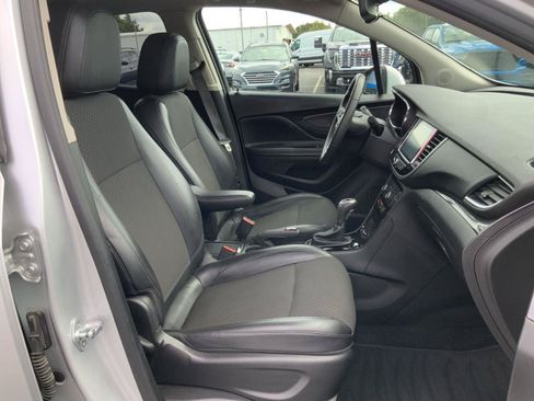 Used 2020 Buick Encore Preferred FWD image 46