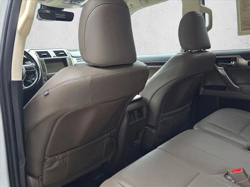 Used 2021 Lexus GX 460 w/ Accessory Package AWD/4WD image 17