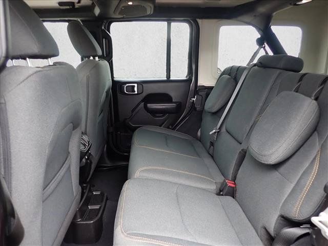 Used 2024 Jeep Wrangler Unlimited AWD/4WD image 9