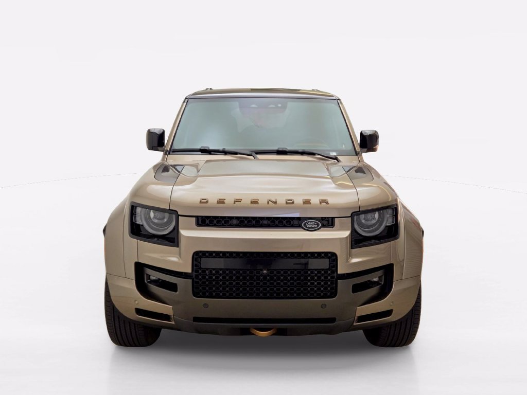 Used 2025 Land Rover Defender 110 AWD/4WD image 2