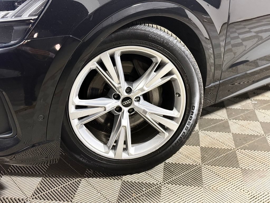 Used 2023 Audi Q8 Prestige AWD/4WD image 2