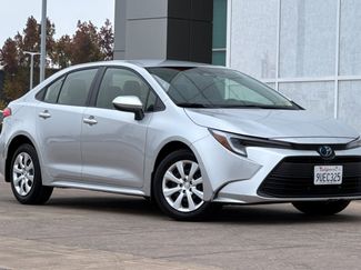 Certified 2025 Toyota Corolla LE video 2