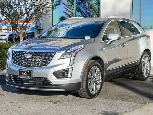 Used 2025 Cadillac XT5 Premium Luxury image 3