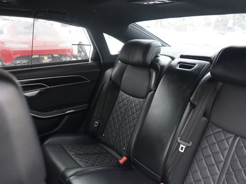 Used 2022 Audi S8 w/ S8 Comfort Plus Package image 41