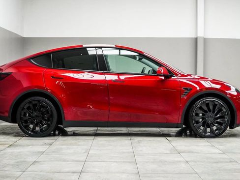 Used 2021 Tesla Model Y Long Range image 6