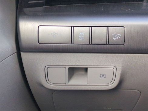 Used 2024 Hyundai Kona SEL image 18