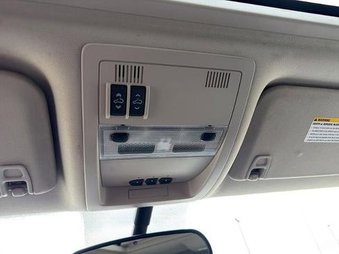 Used 2009 GMC Sierra 2500 SLT w/ Entertainment Package AWD/4WD image 33