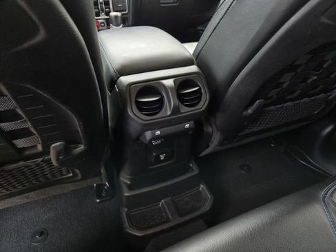 Used 2022 Jeep Wrangler Unlimited Rubicon 4xe w/ Cold Weather Group AWD/4WD image 17