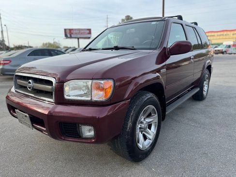 Used 2004 Nissan Pathfinder LE Platinum image 1