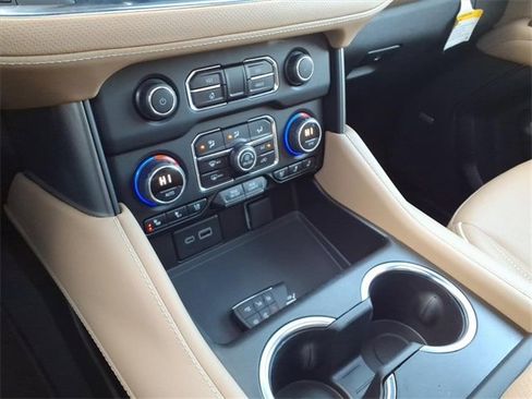 Used 2023 Chevrolet Tahoe Premier image 15