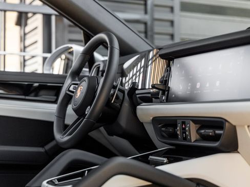 Certified 2026 Porsche Cayenne S AWD/4WD image 48
